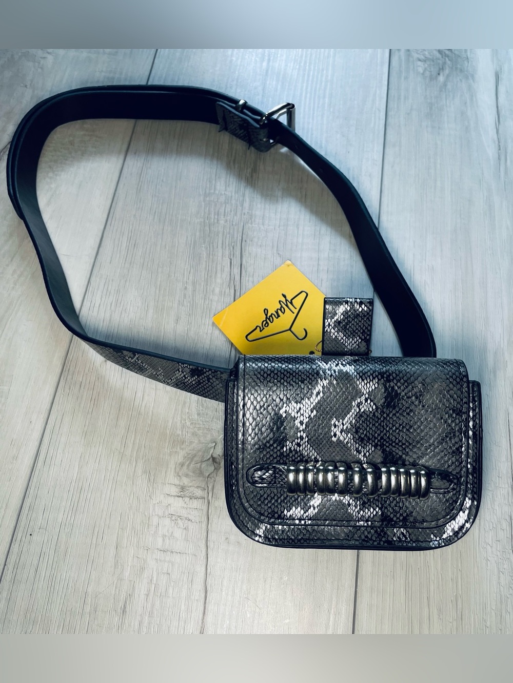 Snake Print Belt Bag 🩶 NWT